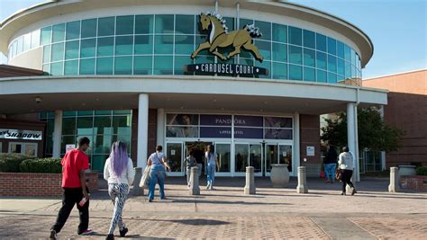 Wolfchase mall - Find it allÂ at Wolfchase Galleria, aÂ premier indoor shopping mall. Our convenient location is at I-40 and Germantown Parkway;Â exit 16 or 18.Â Wolfchase Galleria features Dillard's, JC Penney, …